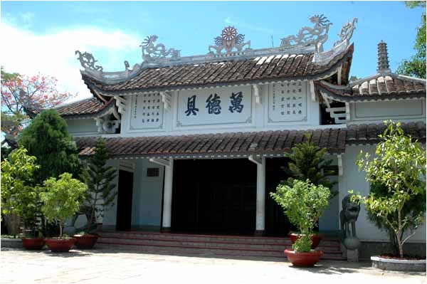 Mặt tiền chùa