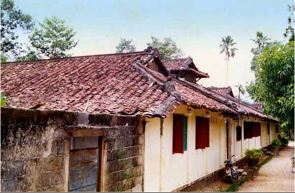 Mặt bên chùa năm 1989