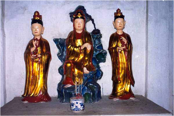 Tượng Bồ tát Quan Âm