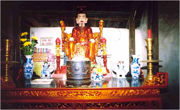 Chàu Giải Oan - tượng Trần Hưng Đạo