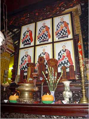 Bàn thơ Tổ